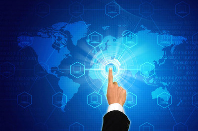 信息技術(shù) 數(shù)字時(shí)代的核心引擎